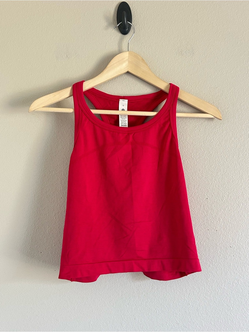 Lululemon Tank 12 Swiftly Tech Racerback Shirt  Waist Length Passionate Pink NEW